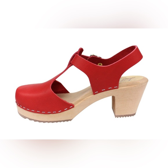 Swedish T-bar Platform Clogs in Red Leather - Picture 4 of 8